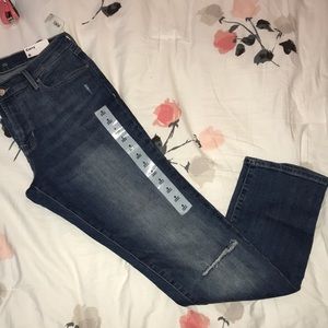 CURVY STRAIGHT JEANS